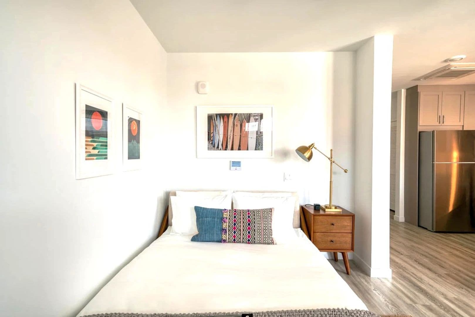 Santa Monica Apartment: 3008 Santa Monica Blvd.