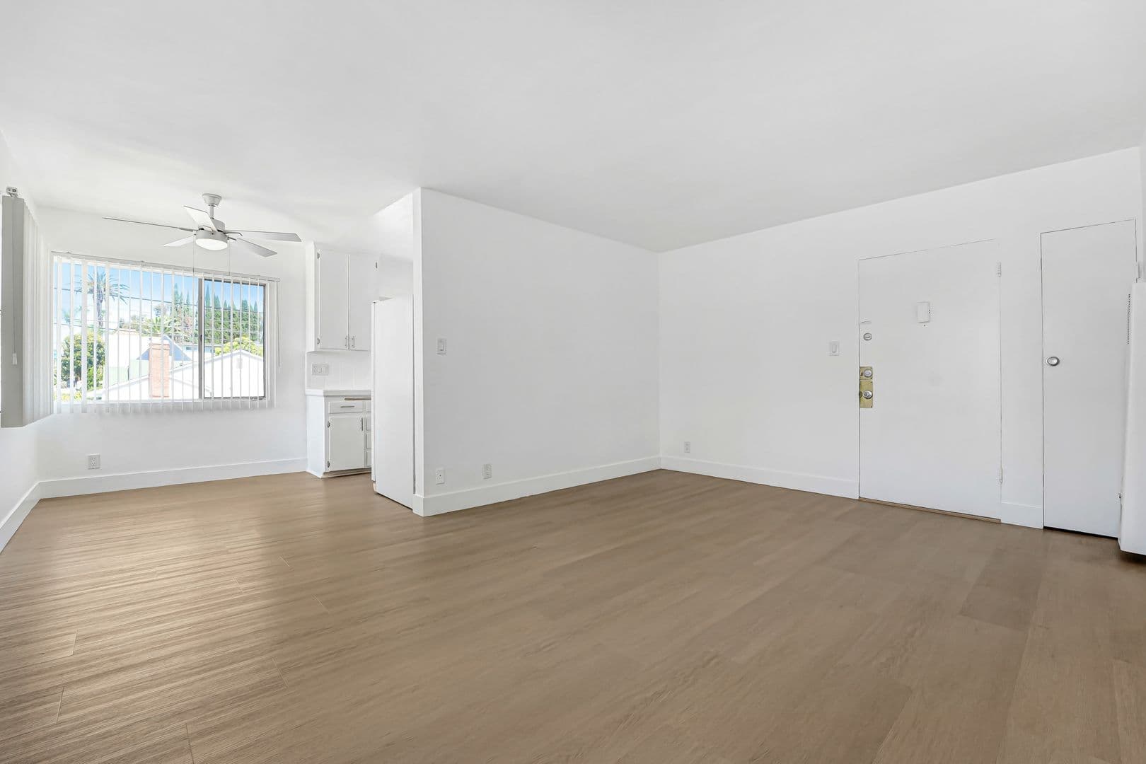 Los Angeles Apartment: 10250-70 Palms