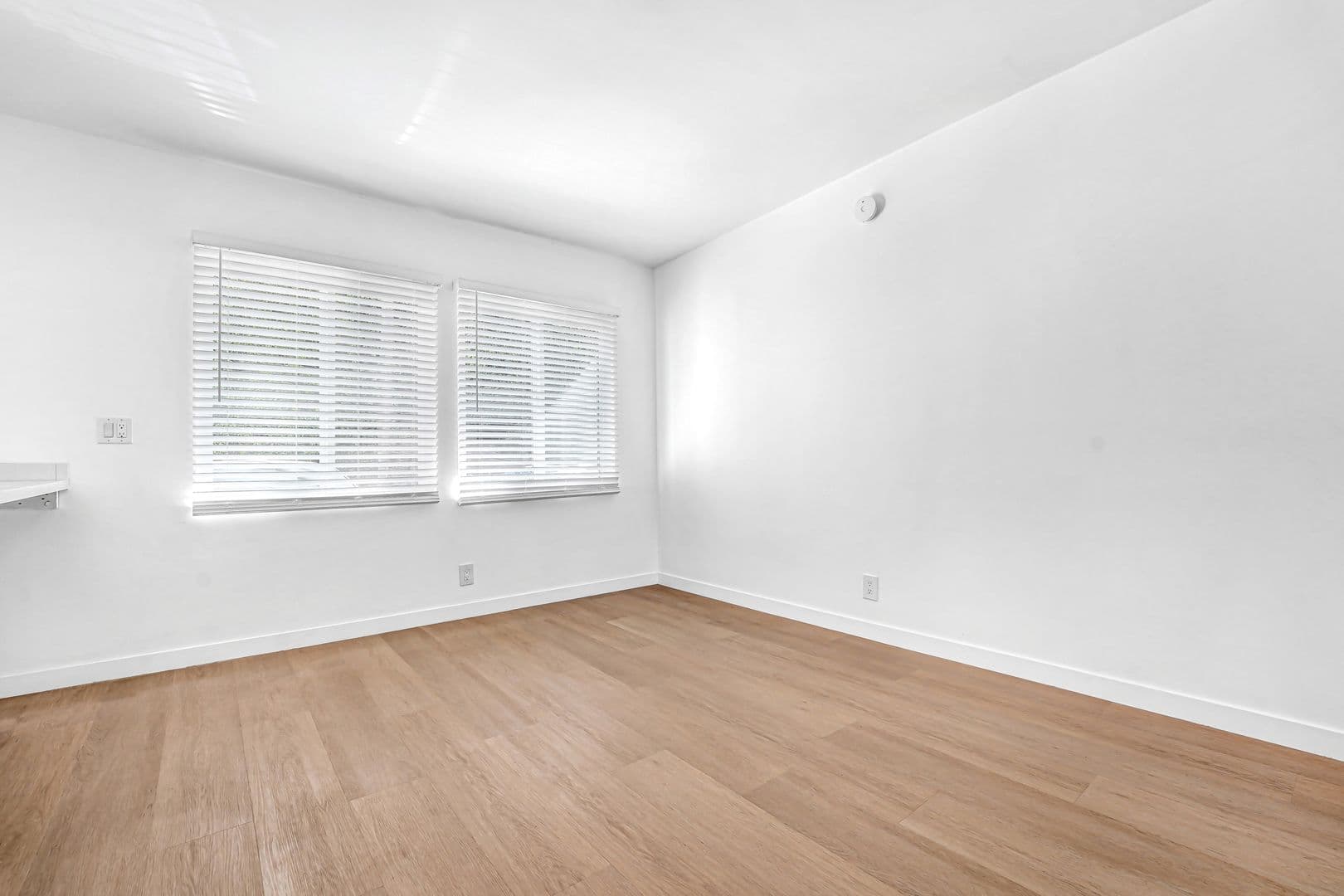 Los Angeles Apartment: 10900 Santa Monica Blvd.