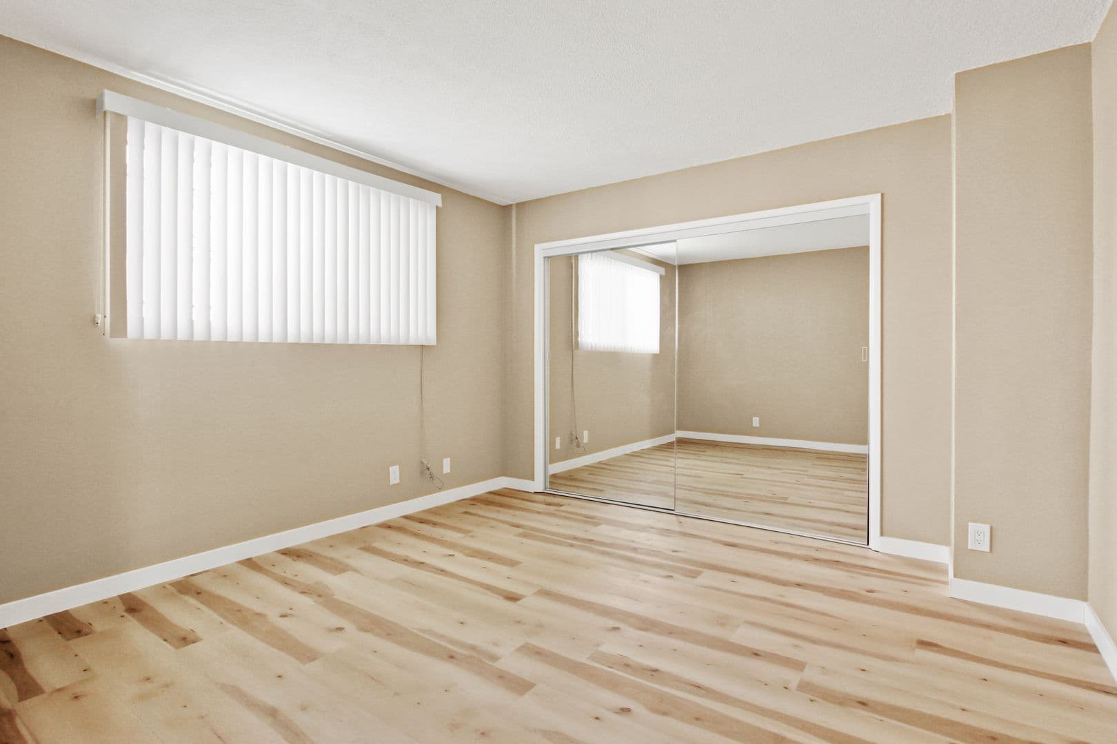 Los Angeles Apartment: 1234 Wellesley Avenue