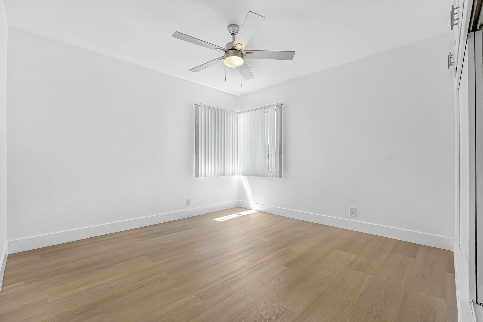 Los Angeles Apartment: 10250-70 Palms