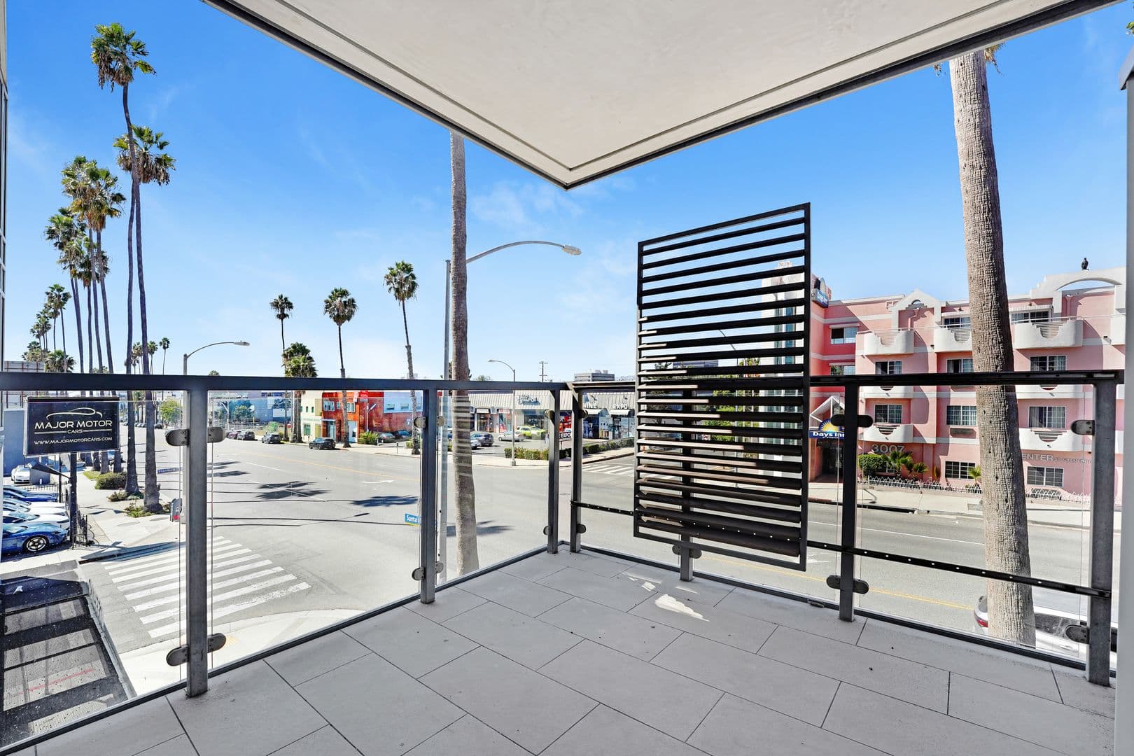 Santa Monica Apartment: 3008 Santa Monica Blvd.