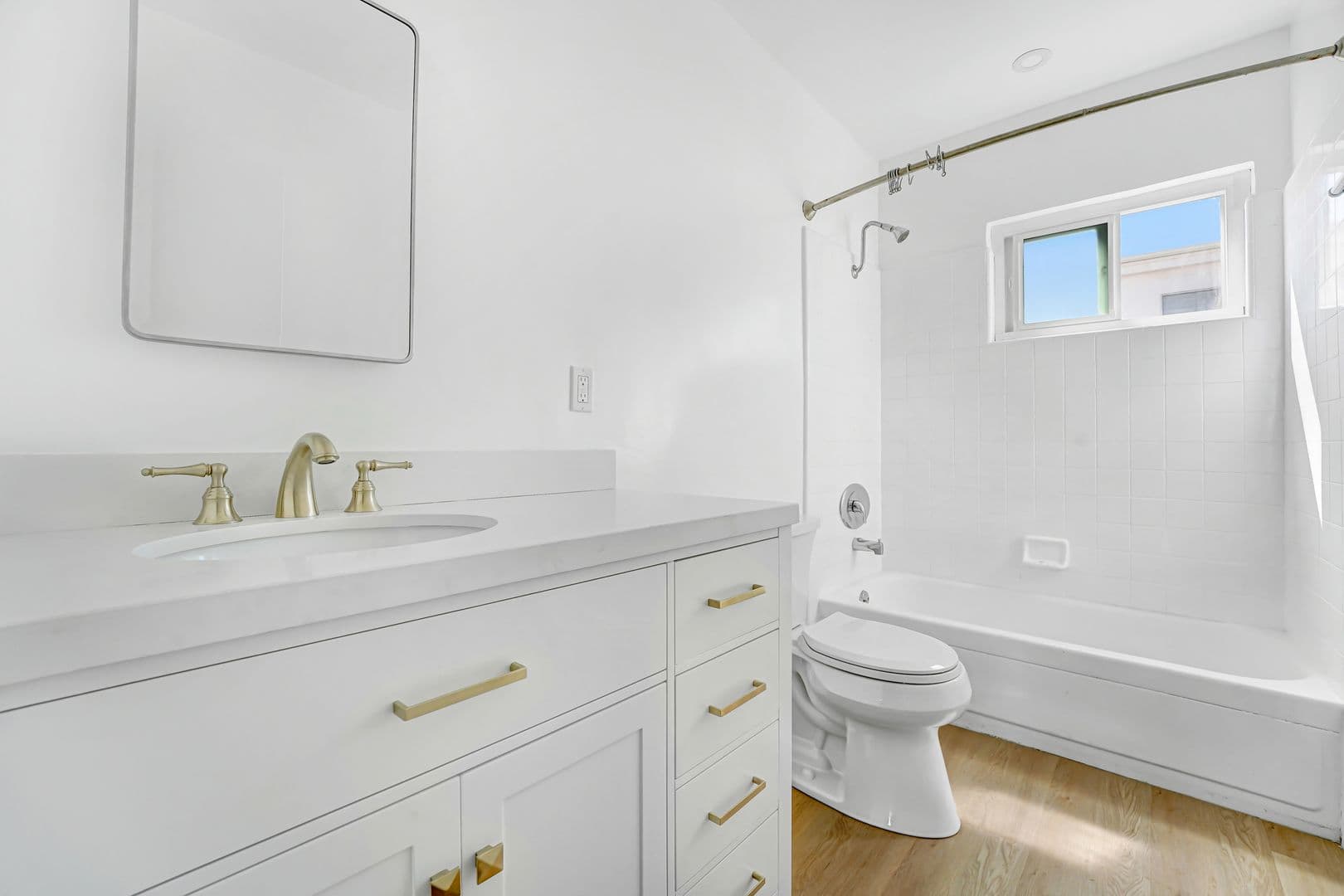 Santa Monica Apartment: 1121 California Avenue