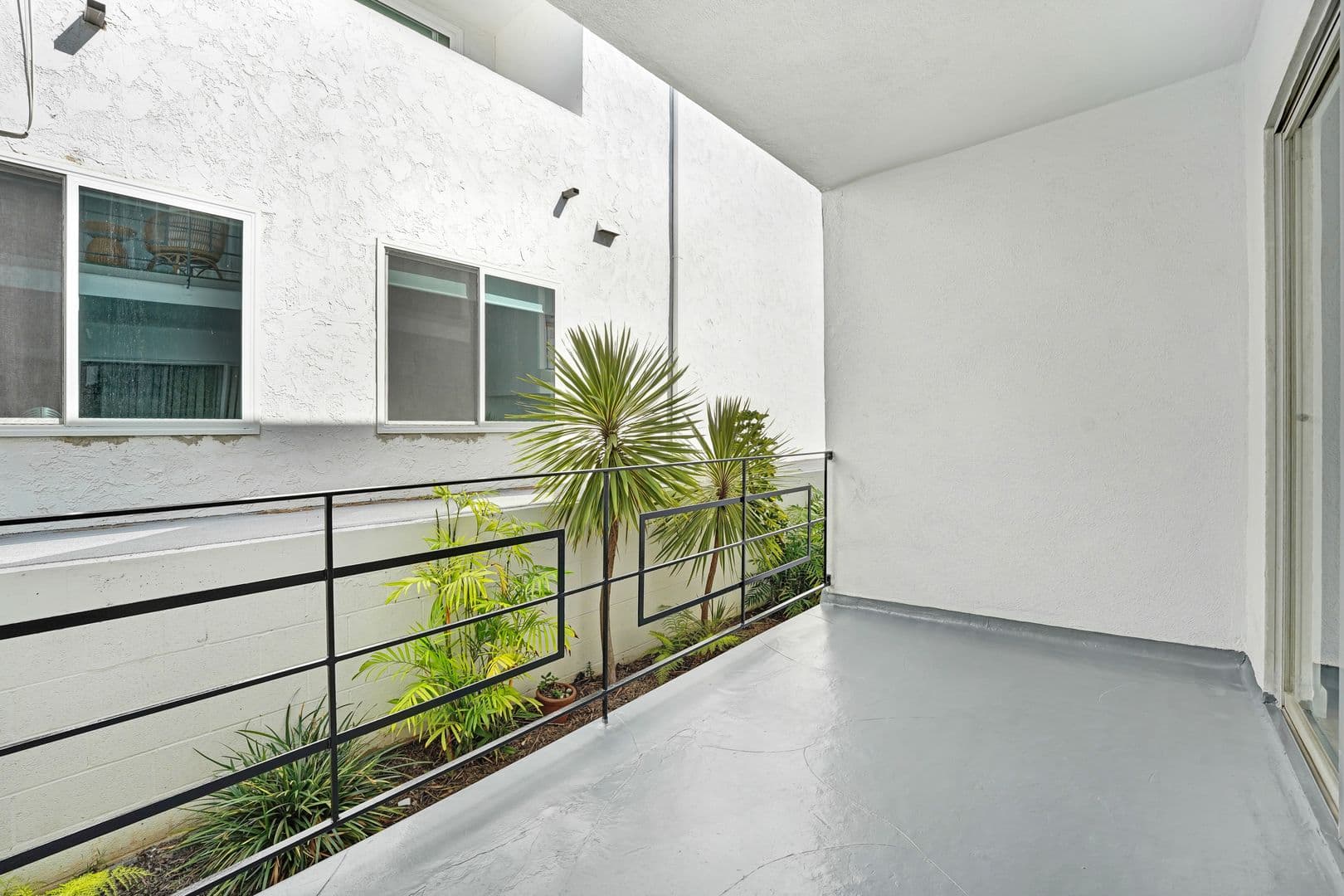 Santa Monica Apartment: 1121 California Avenue