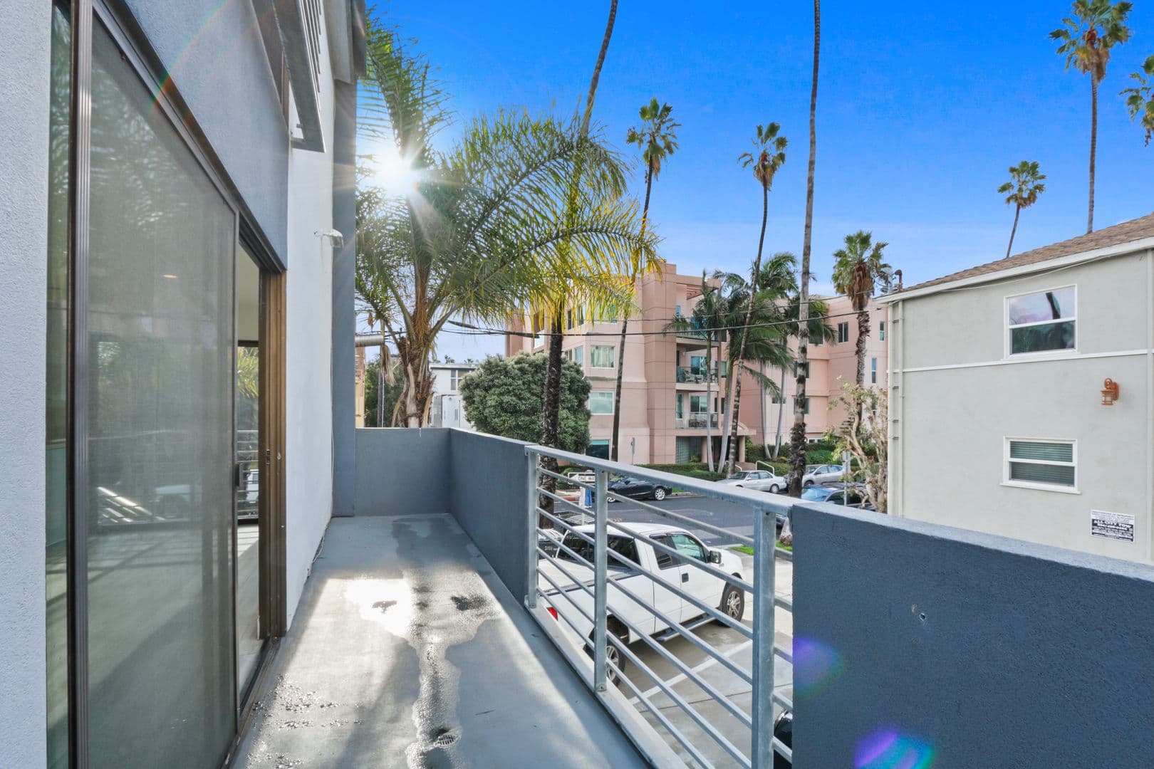 Santa Monica Apartment: 117 Pacific Street
