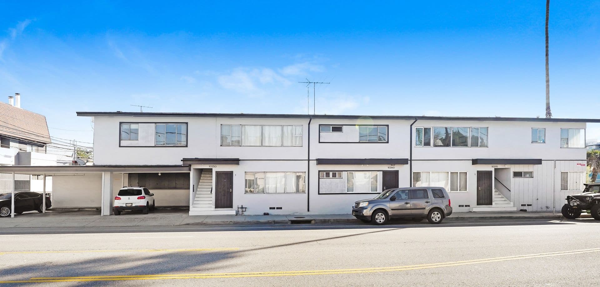 Los Angeles Apartment: 10250-70 Palms