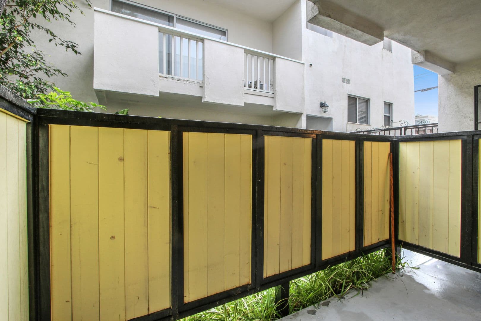 Santa Monica Apartment: 918 4th Street