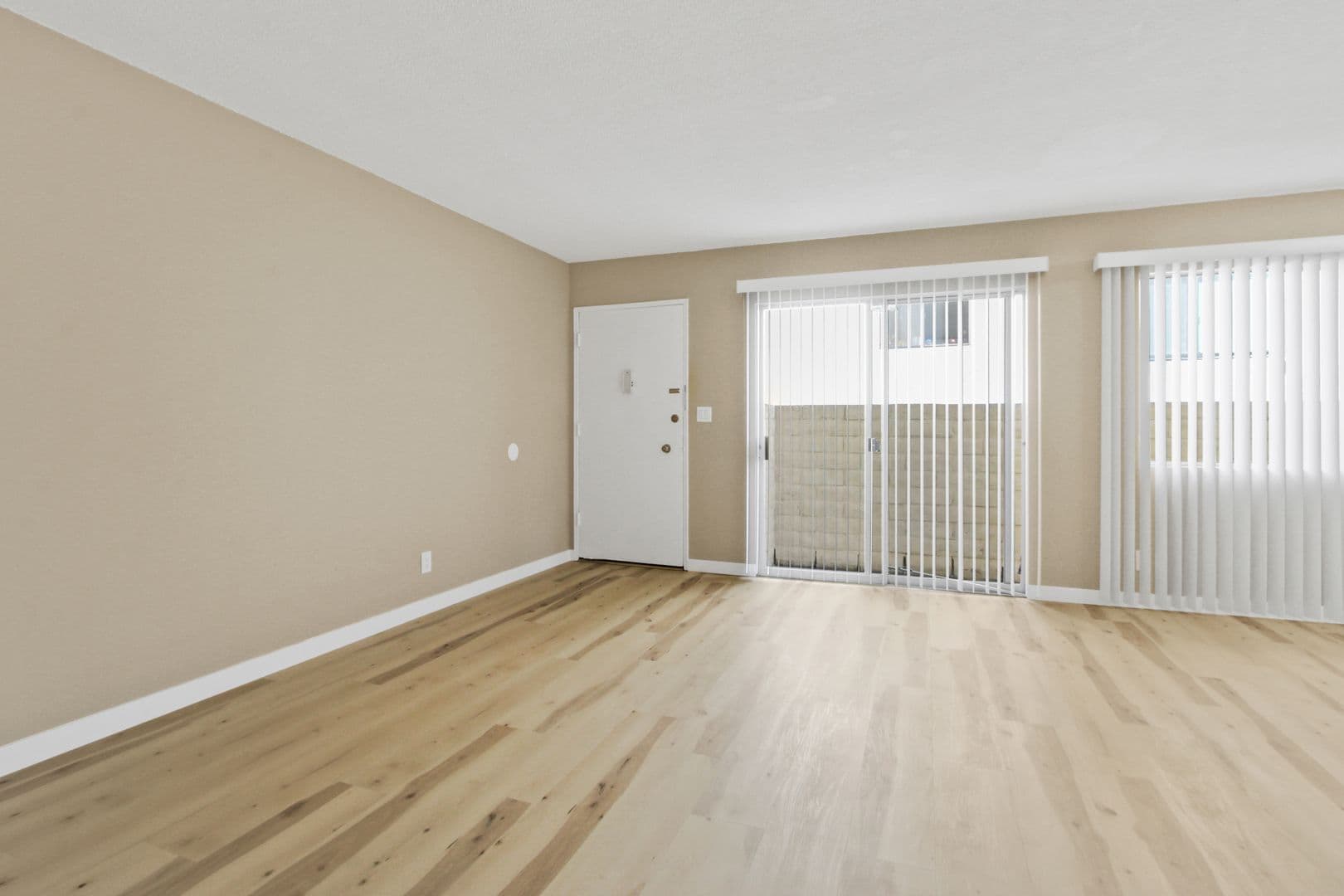 Los Angeles Apartment: 1234 Wellesley Avenue