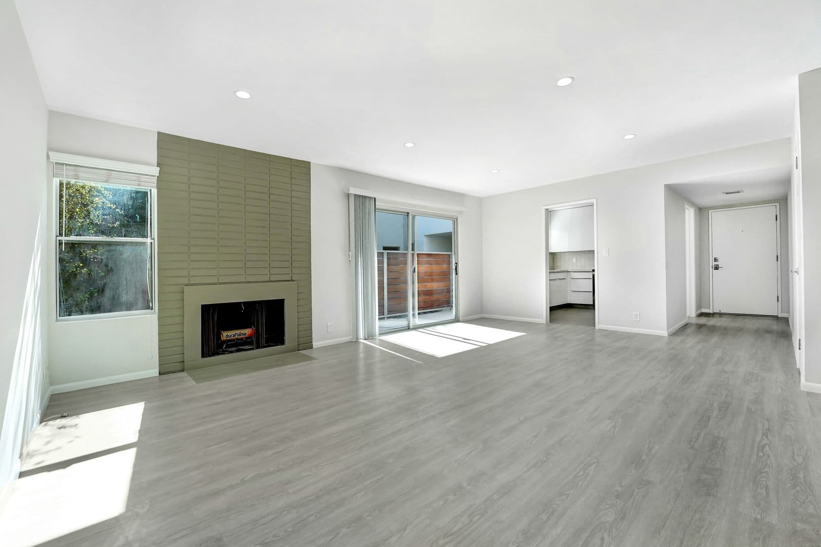 Santa Monica Apartment: 845 20th Street