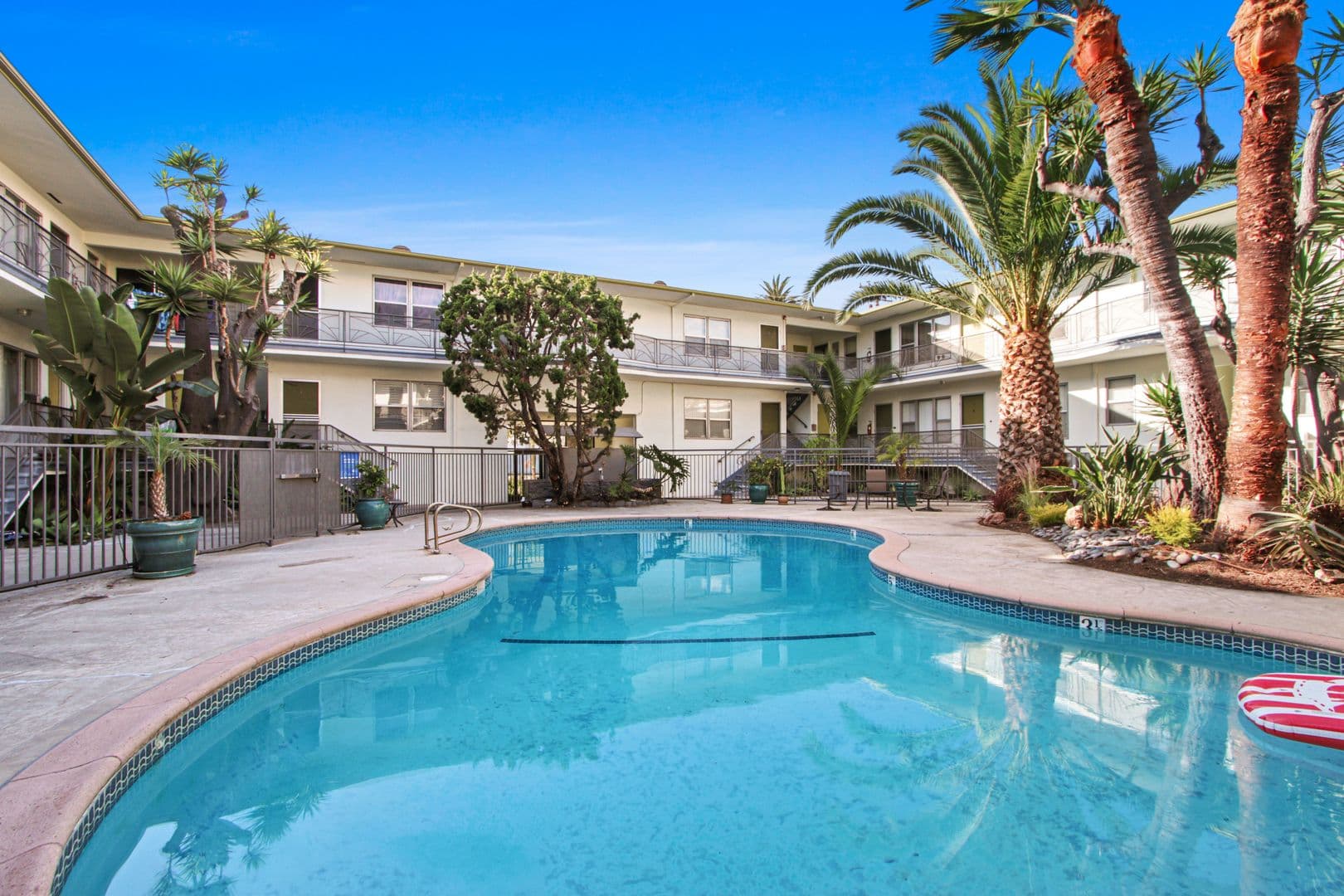 Santa Monica Apartment: 300 California Avenue