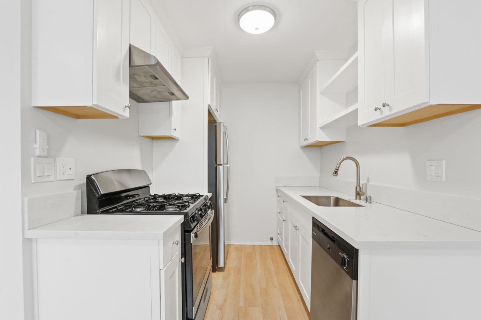 Santa Monica Apartment: 1451 Franklin Street