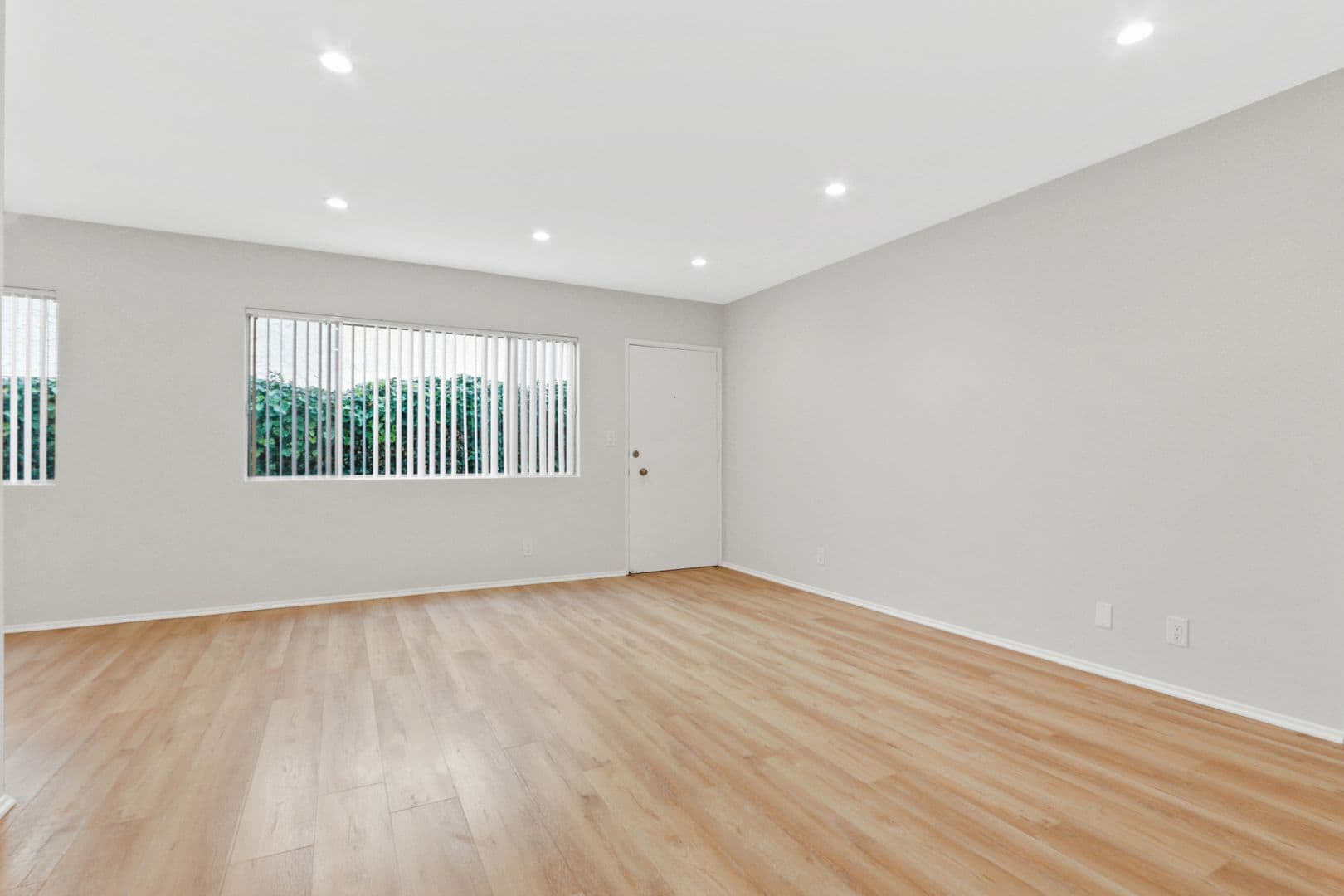 Santa Monica Apartment: 1451 Franklin Street