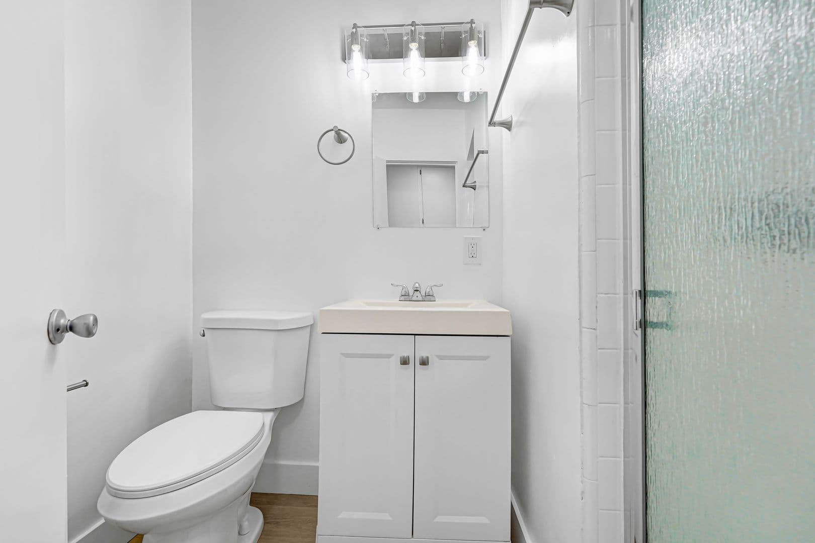 Los Angeles Apartment: 744 S. Windsor Boulevard