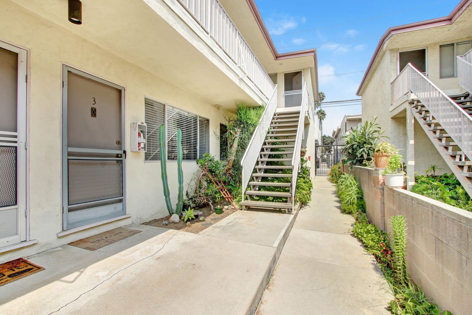 Santa Monica Apartment: 1451 Princeton Street
