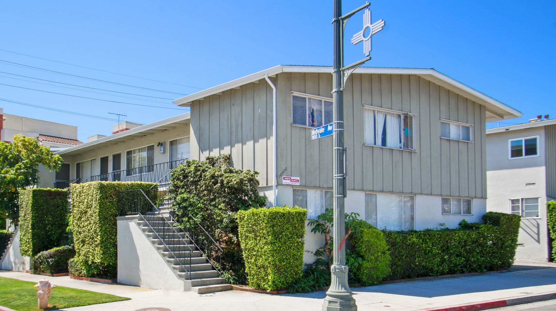 Los Angeles Apartment: 10900 Santa Monica Blvd.