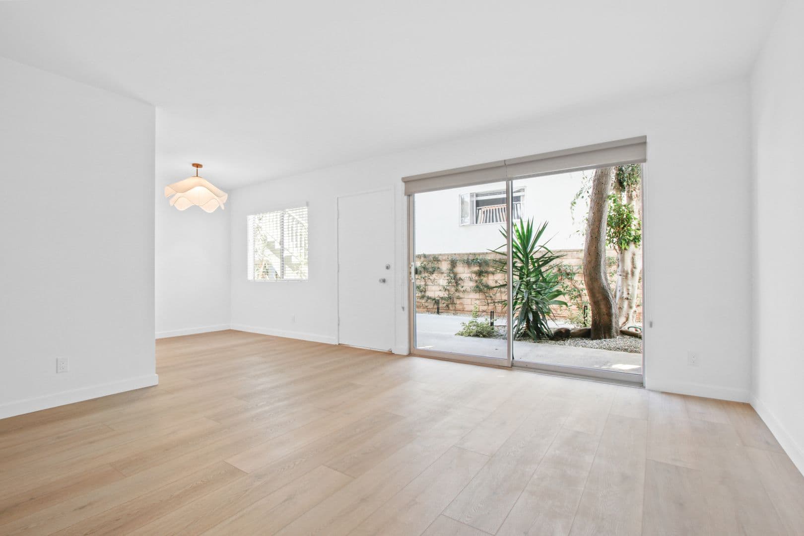 Santa Monica Apartment: 847 6th Street