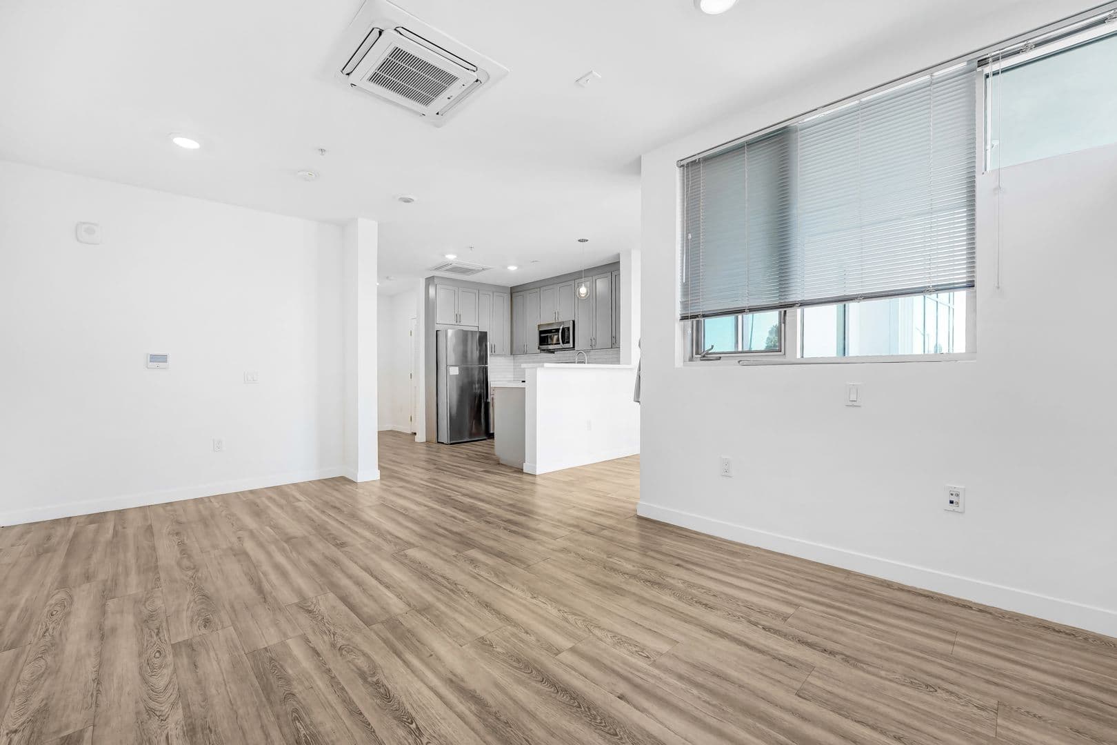 Santa Monica Apartment: 3008 Santa Monica Blvd.