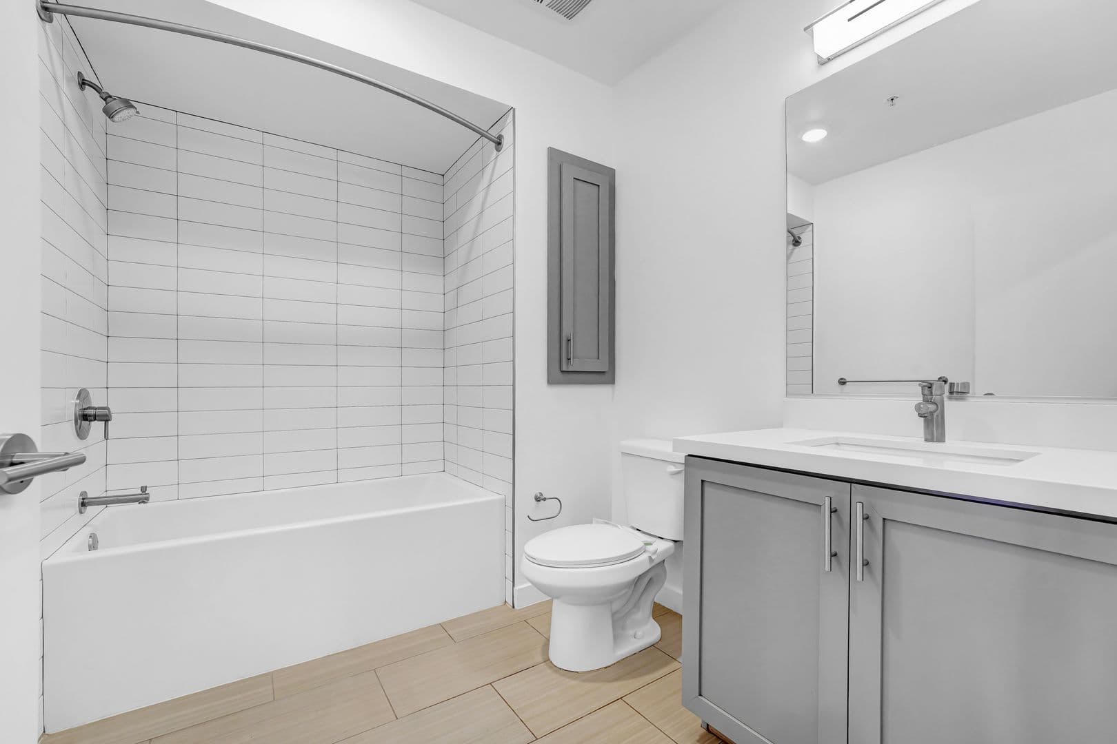 Santa Monica Apartment: 3008 Santa Monica Blvd.