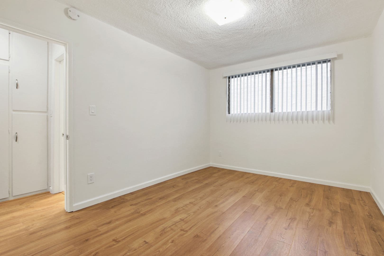 Santa Monica Apartment: 918 4th Street