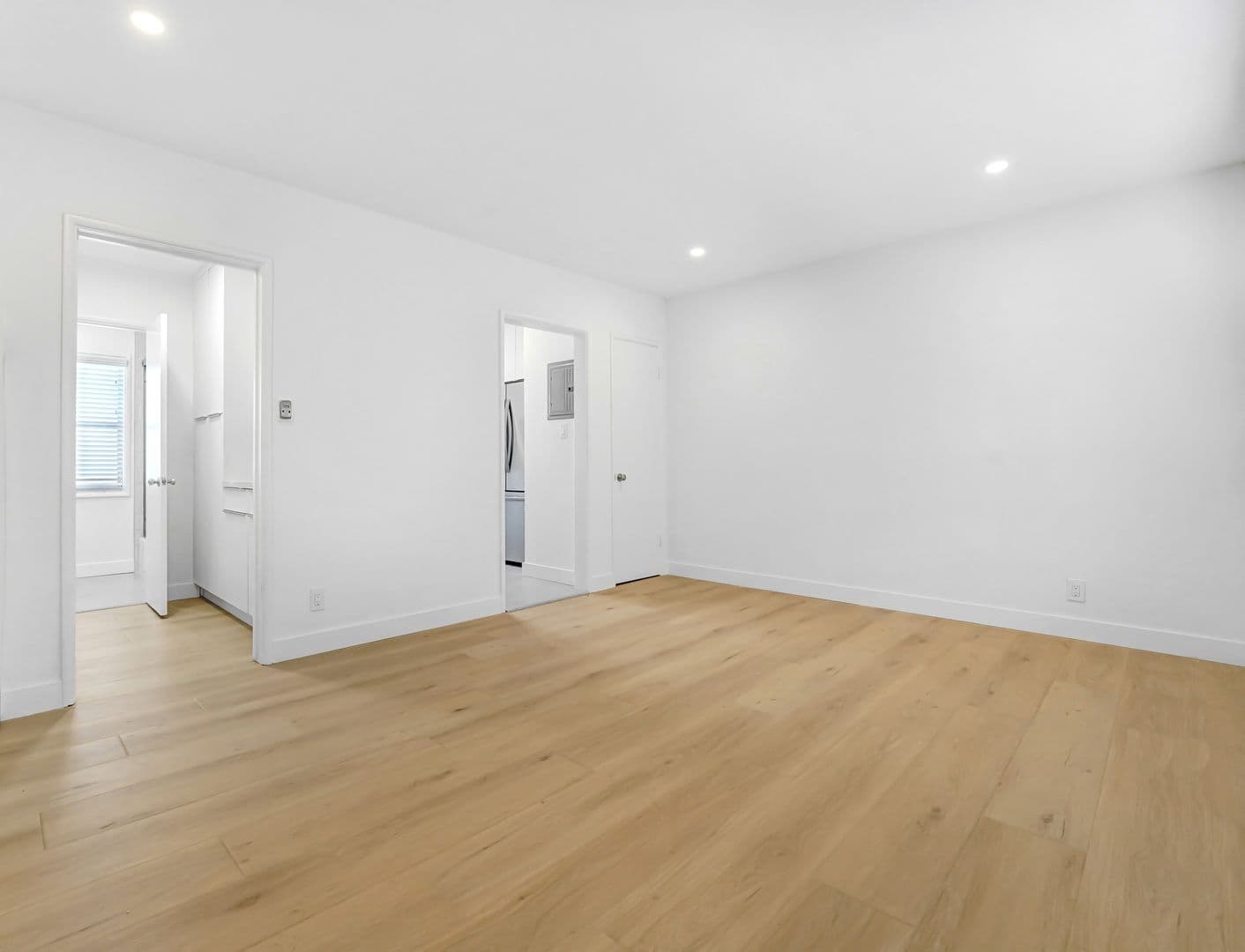 Santa Monica Apartment: 300 California Avenue