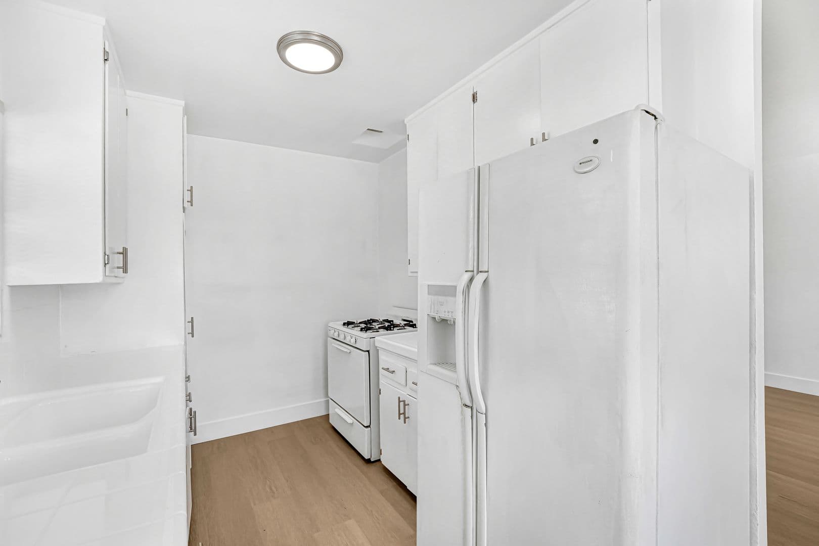 Los Angeles Apartment: 10250-70 Palms