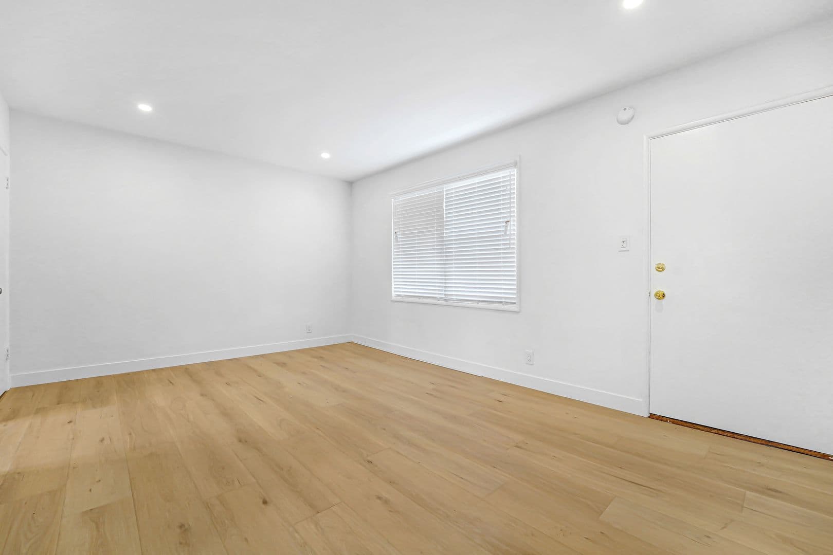 Santa Monica Apartment: 300 California Avenue