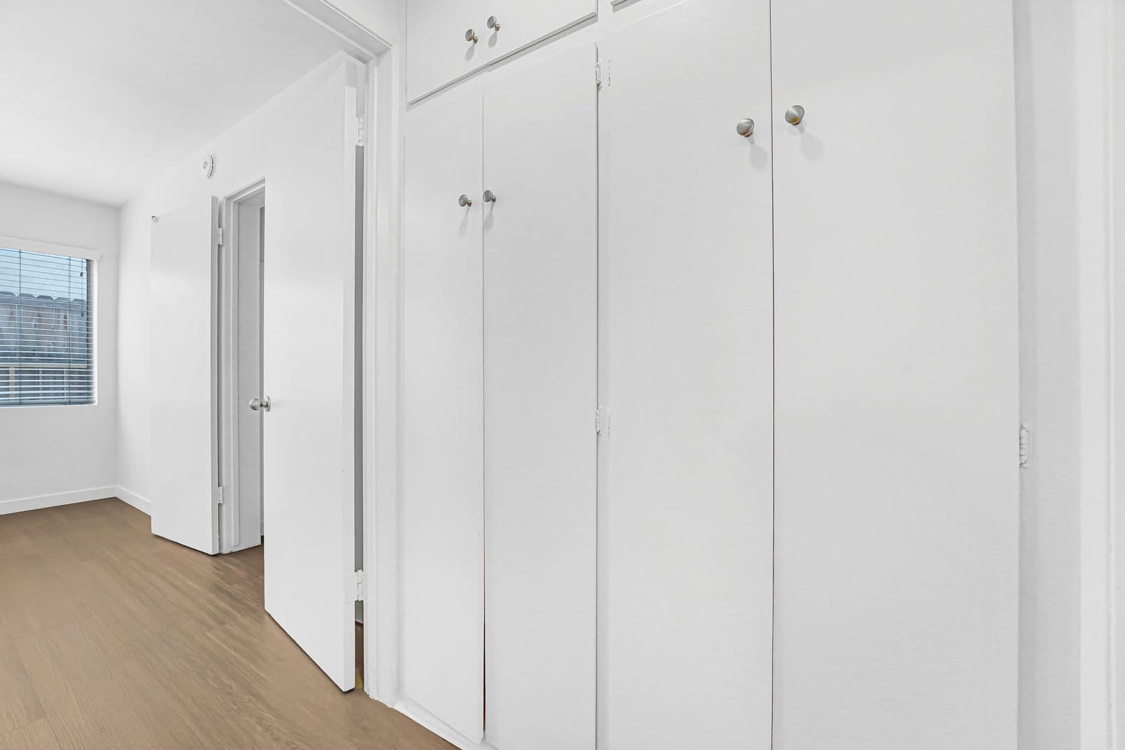 Santa Monica Apartment: 303 California Avenue