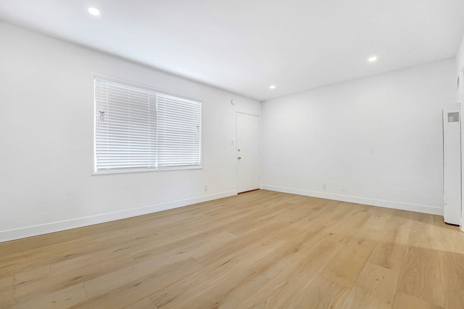 Santa Monica Apartment: 300 California Avenue