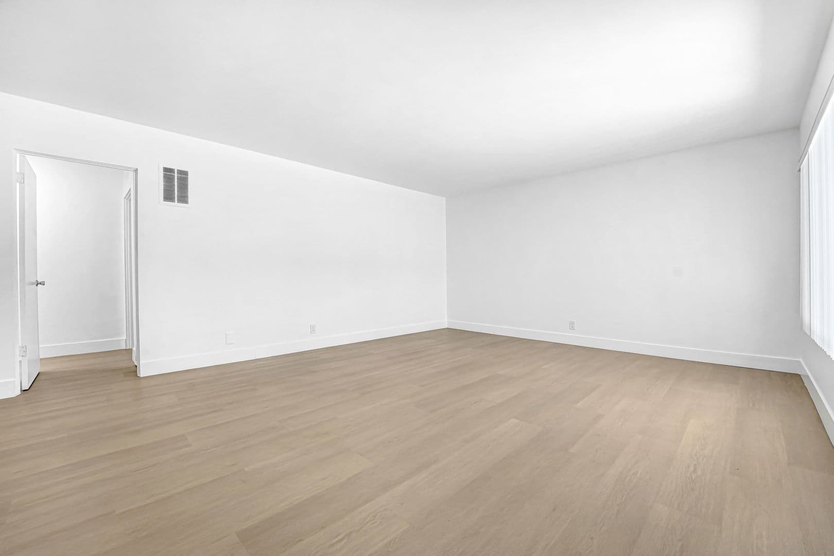 Los Angeles Apartment: 744 S. Windsor Boulevard