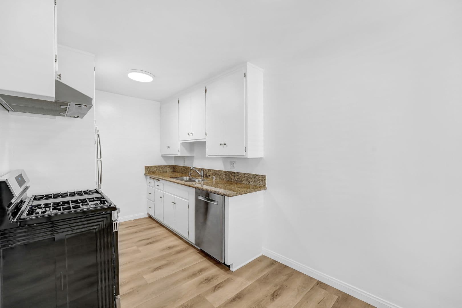 Santa Monica Apartment: 1451 Princeton Street