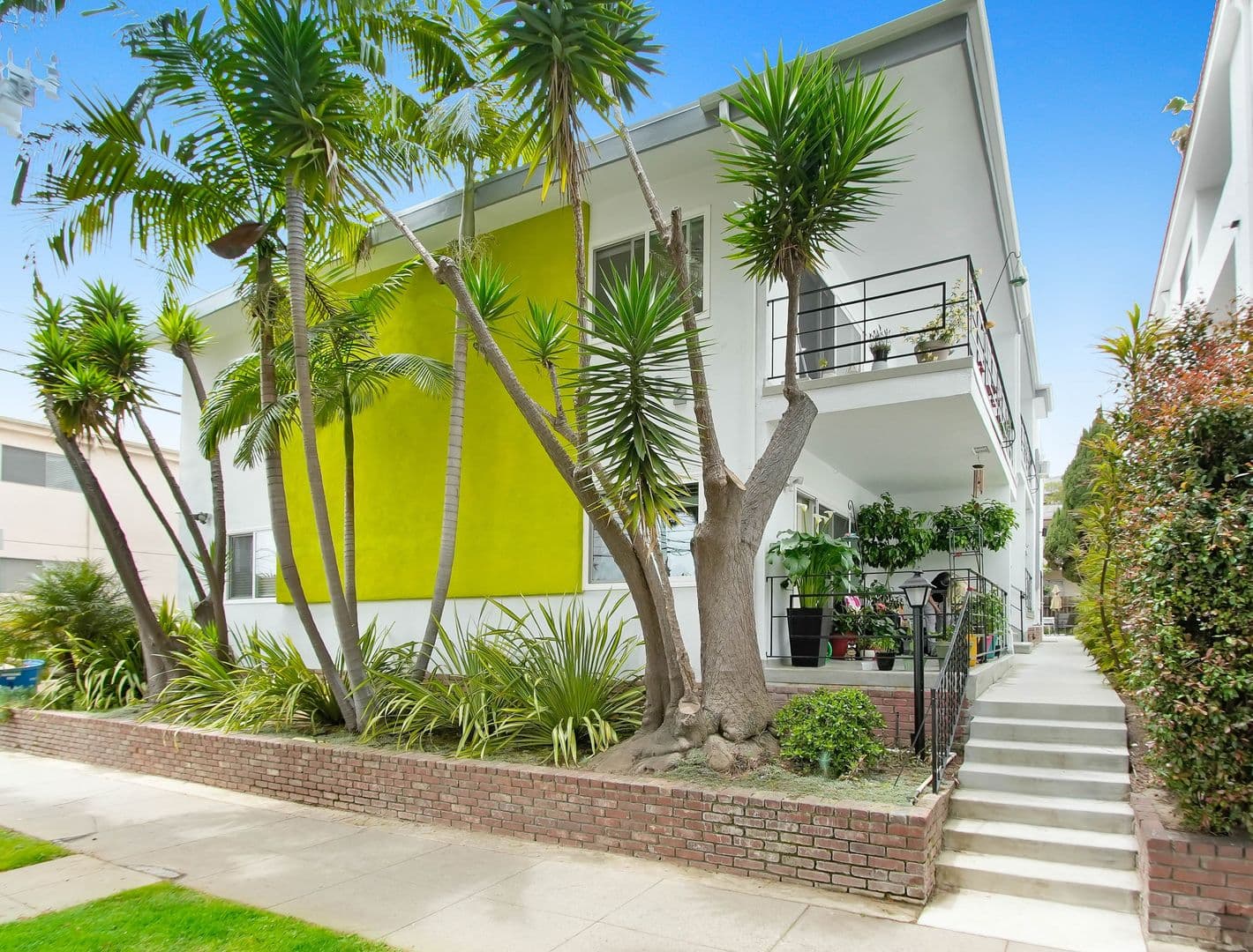 Santa Monica Apartment: 1121 California Avenue