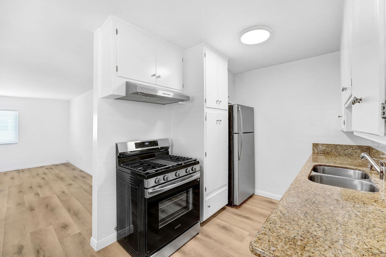 Santa Monica Apartment: 1451 Princeton Street