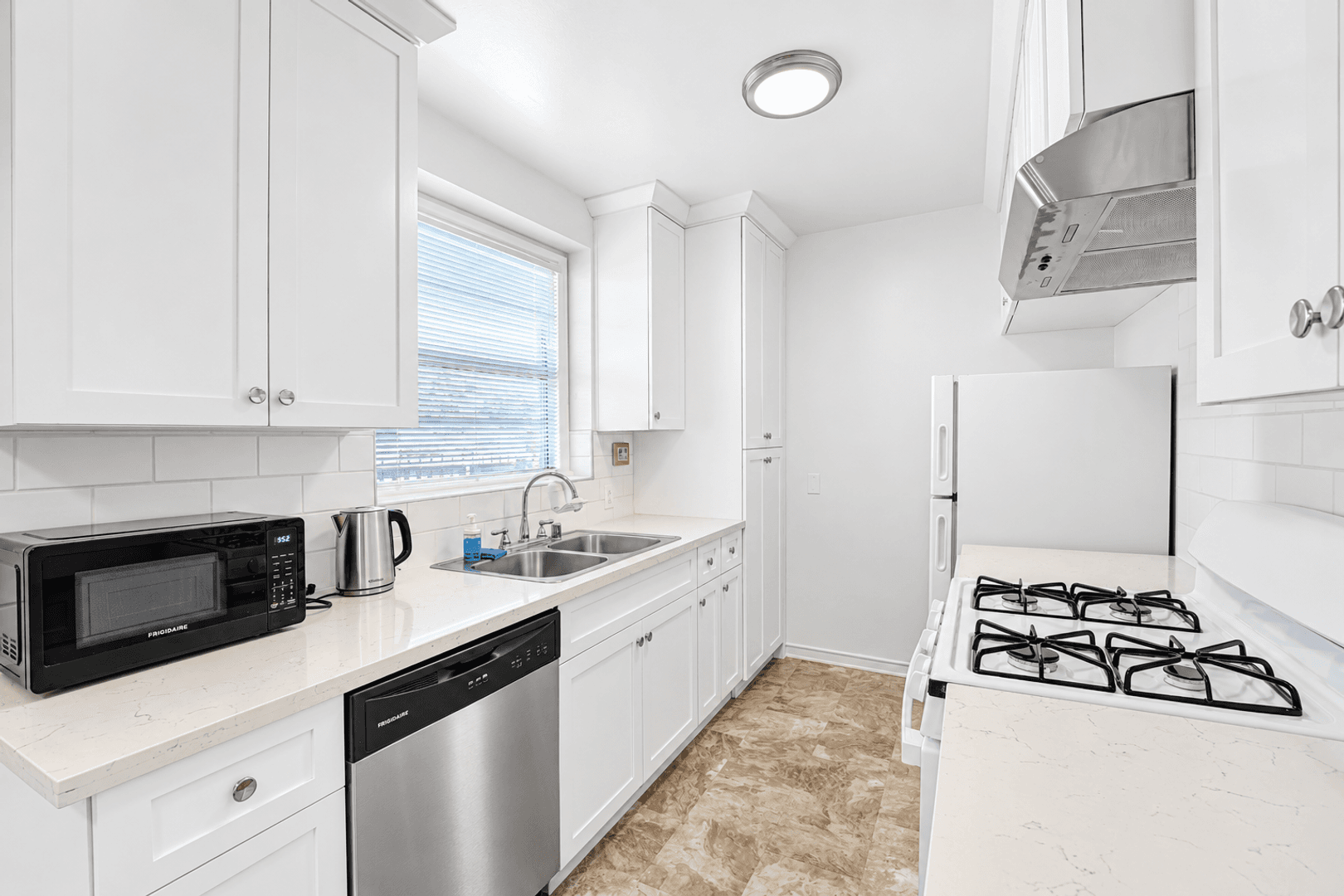Santa Monica Apartment: 2024 - 26½ Ocean Park Blvd.