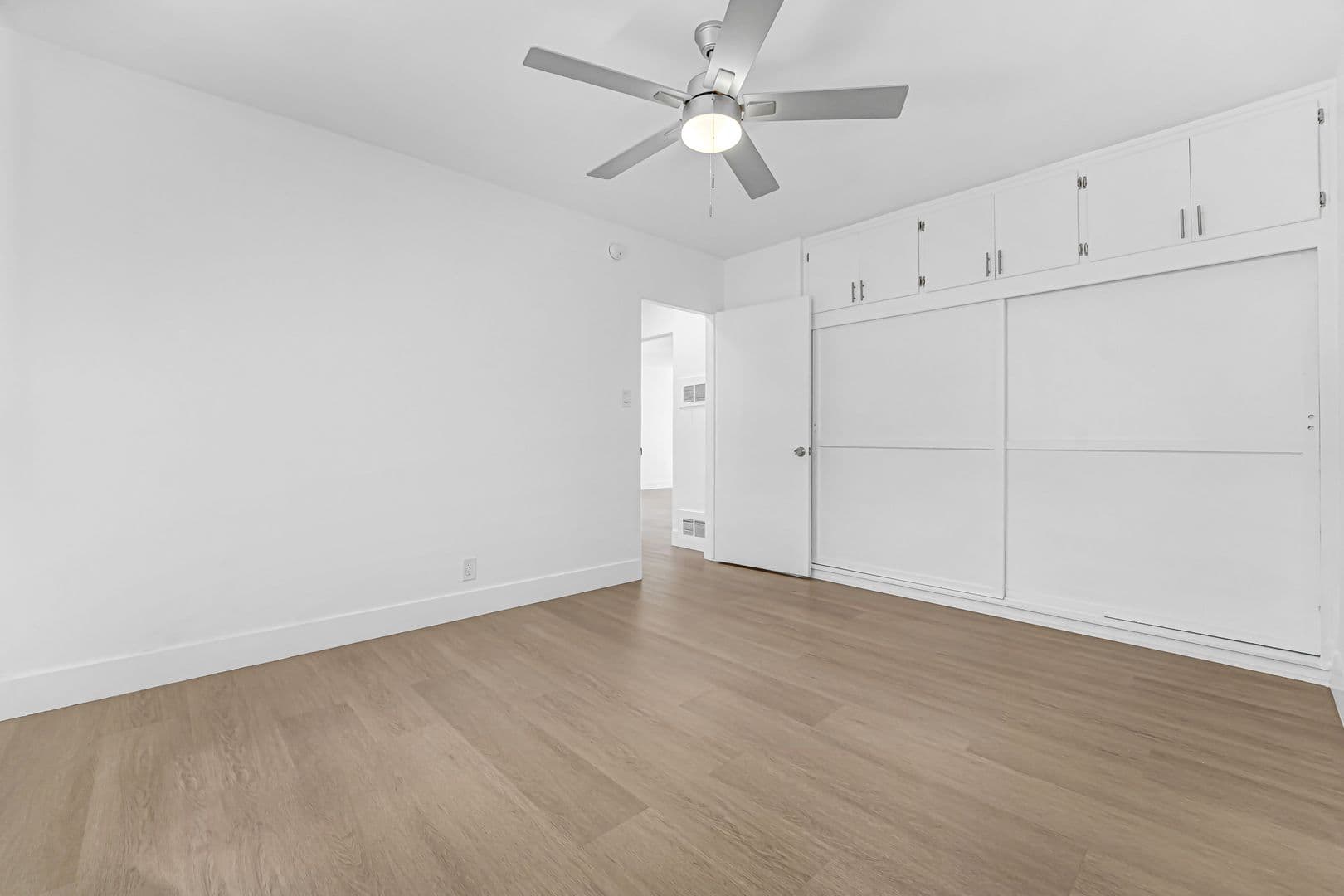 Los Angeles Apartment: 10250-70 Palms