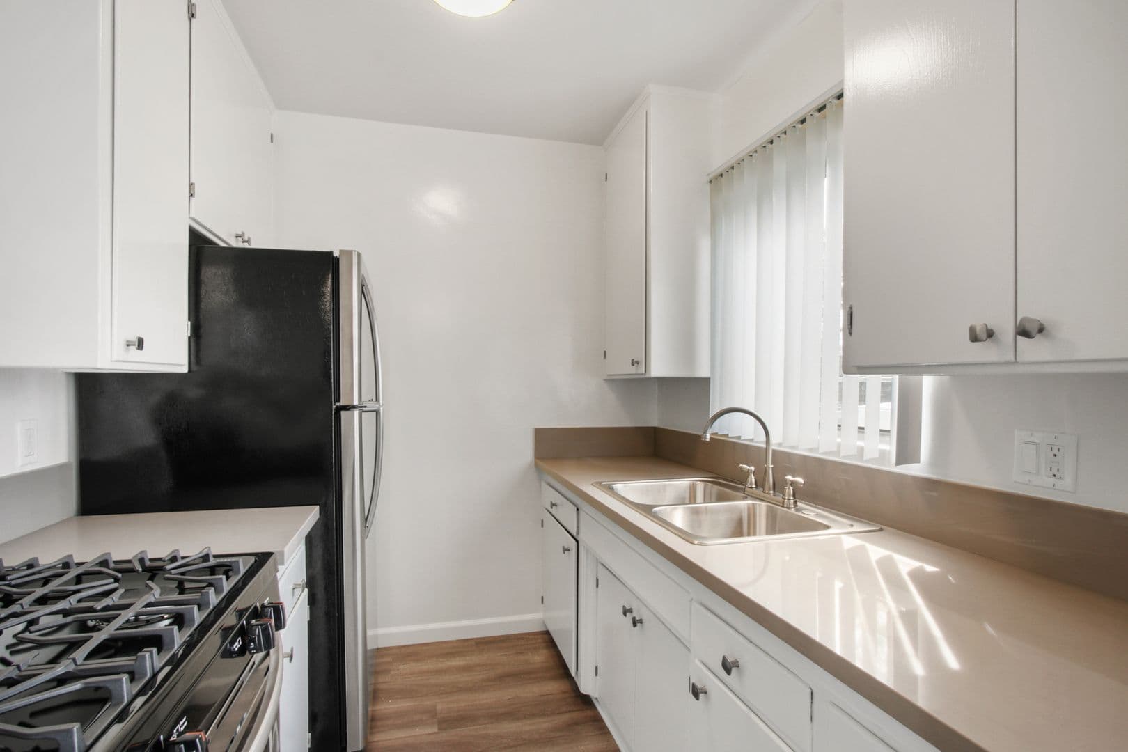 Santa Monica Apartment: 1231 12th Street