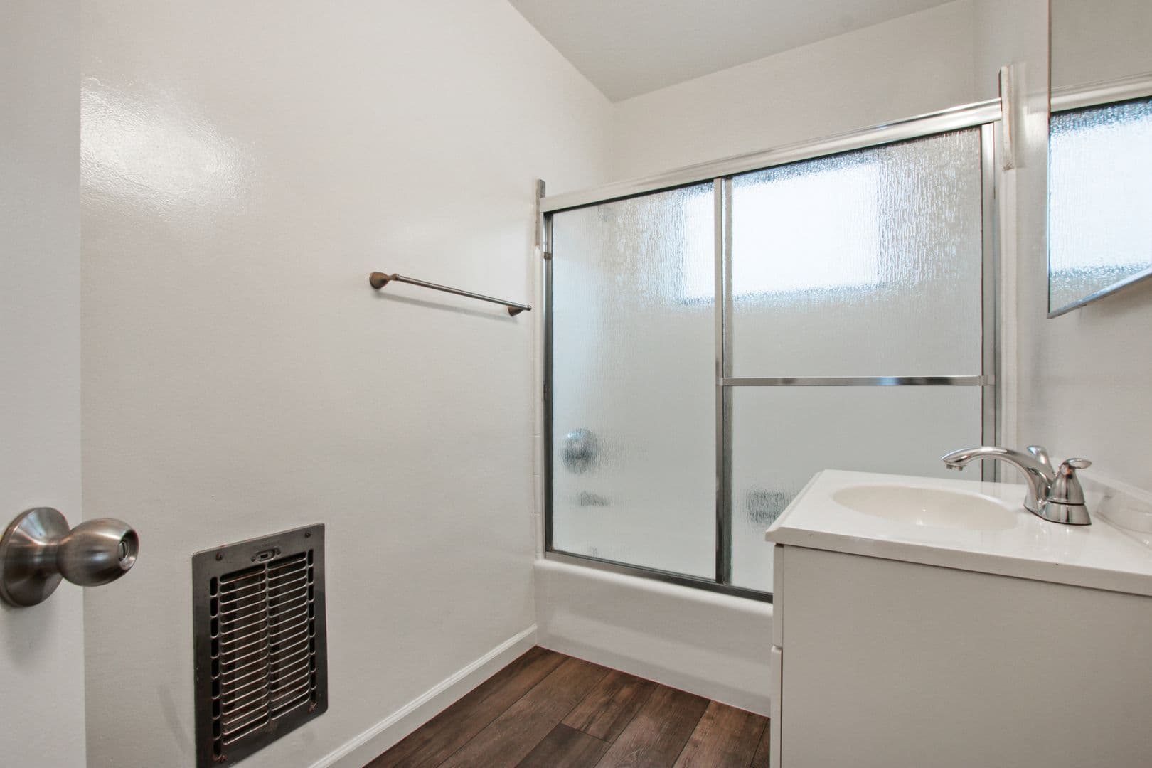 Santa Monica Apartment: 1231 12th Street