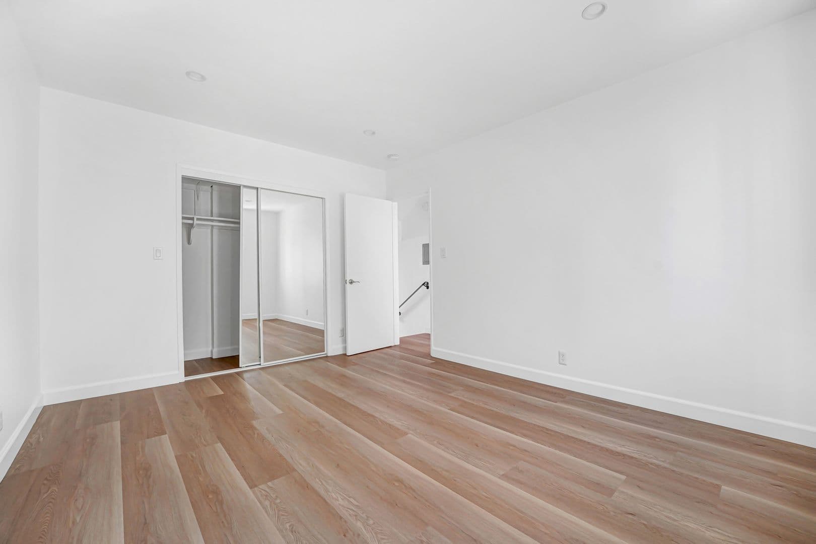 Santa Monica Apartment: 1121 California Avenue