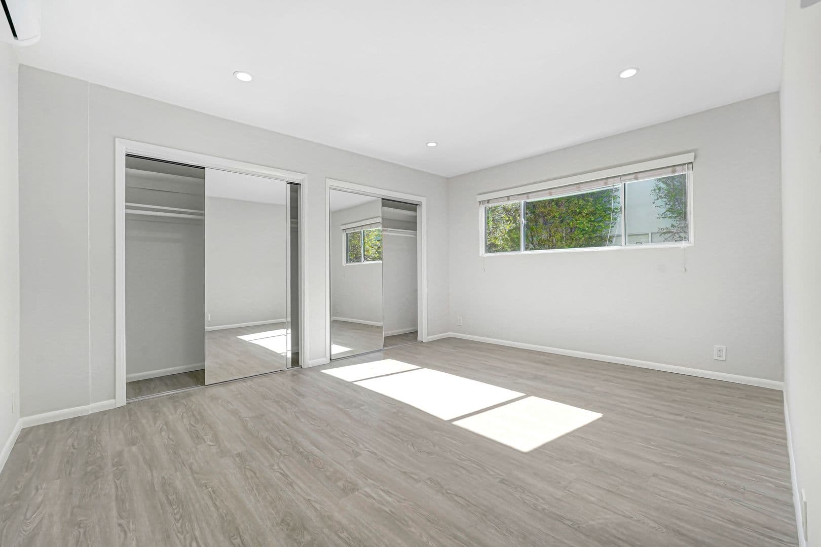 Santa Monica Apartment: 845 20th Street
