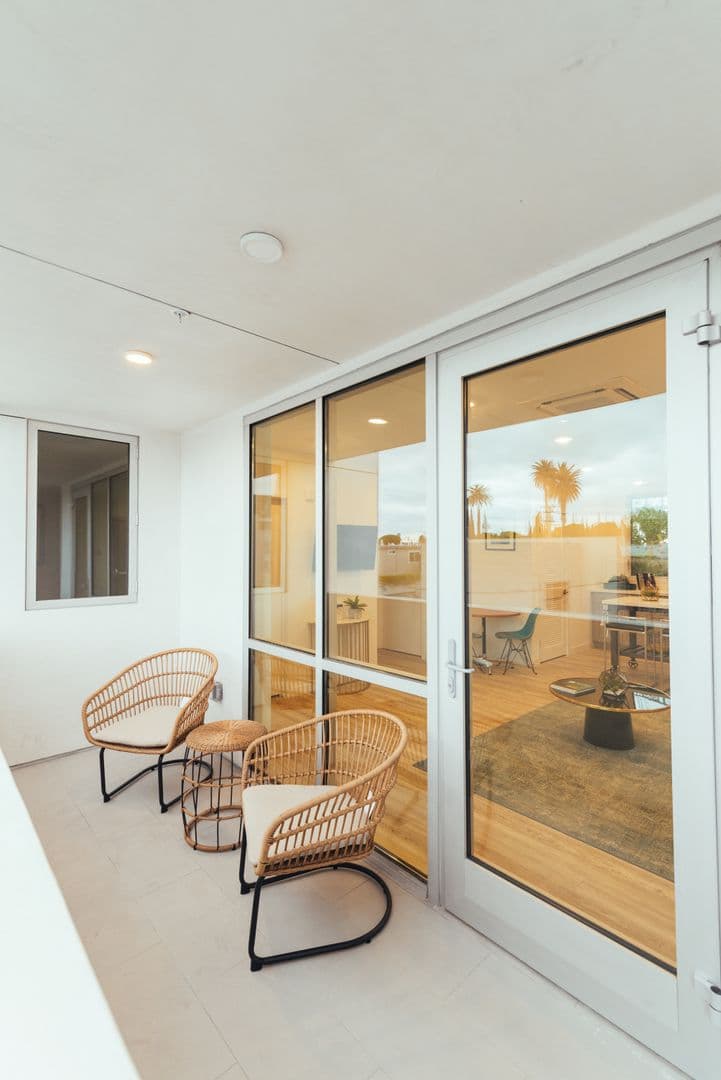 Santa Monica Apartment: 3008 Santa Monica Blvd.