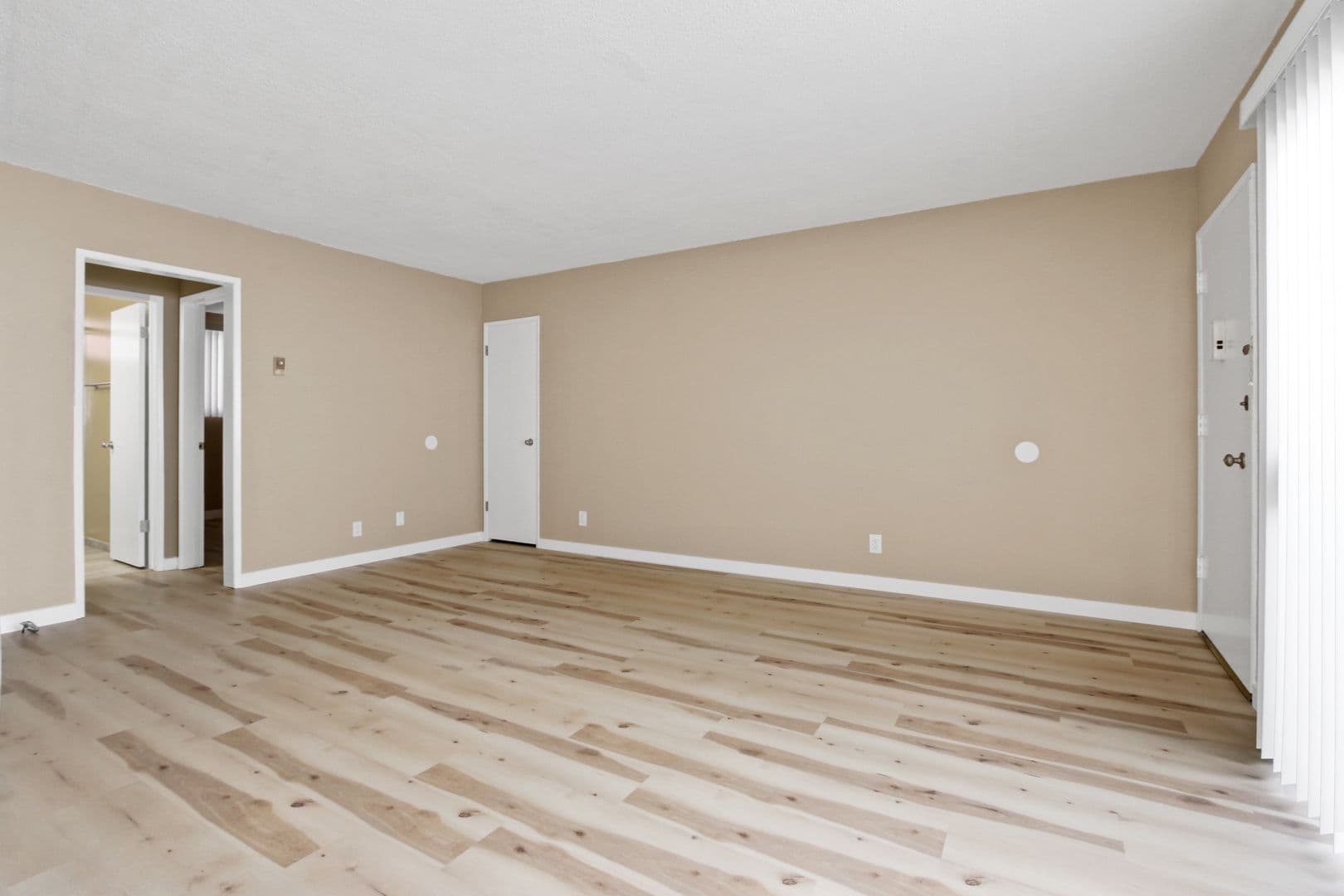 Los Angeles Apartment: 1234 Wellesley Avenue