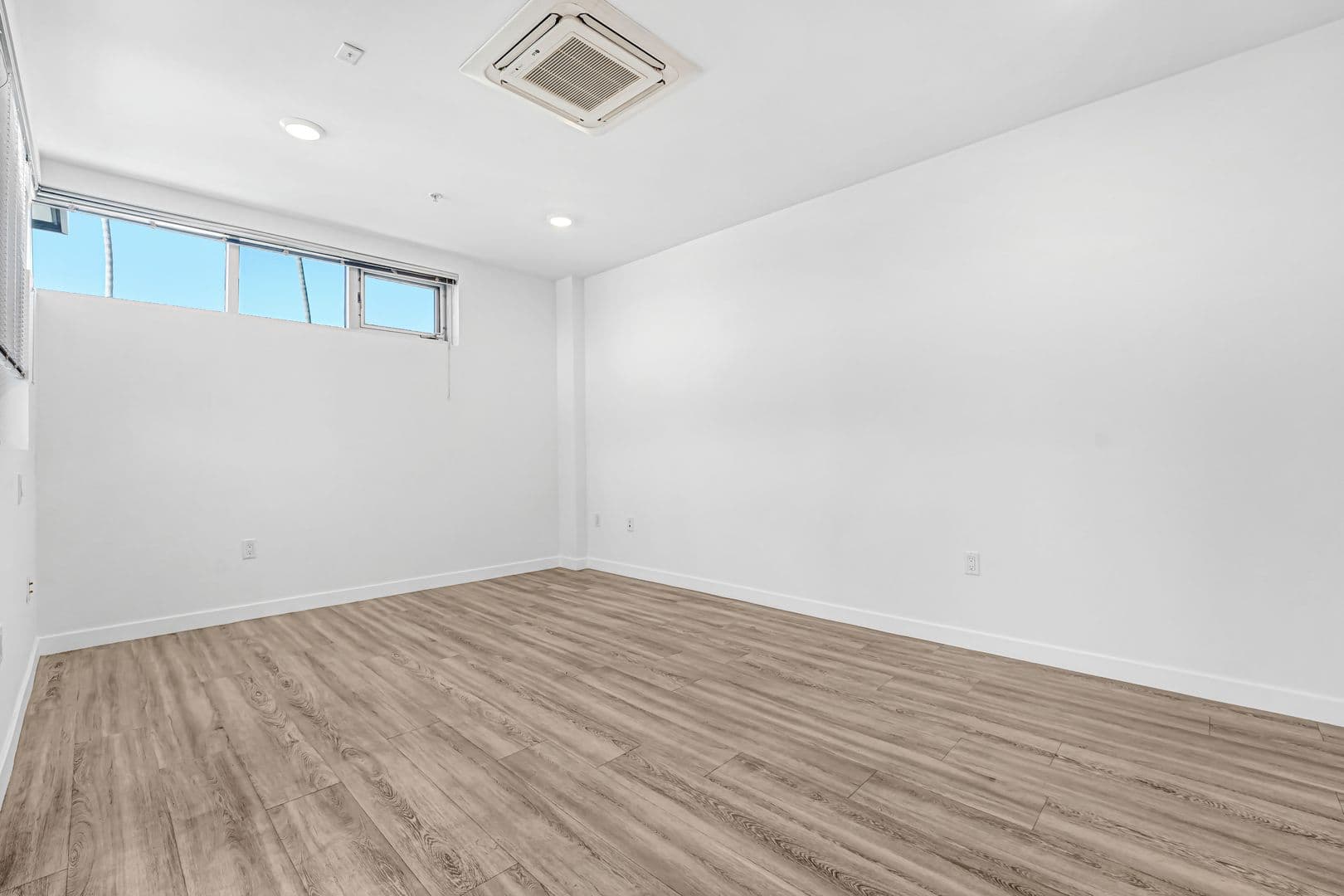 Santa Monica Apartment: 3008 Santa Monica Blvd.