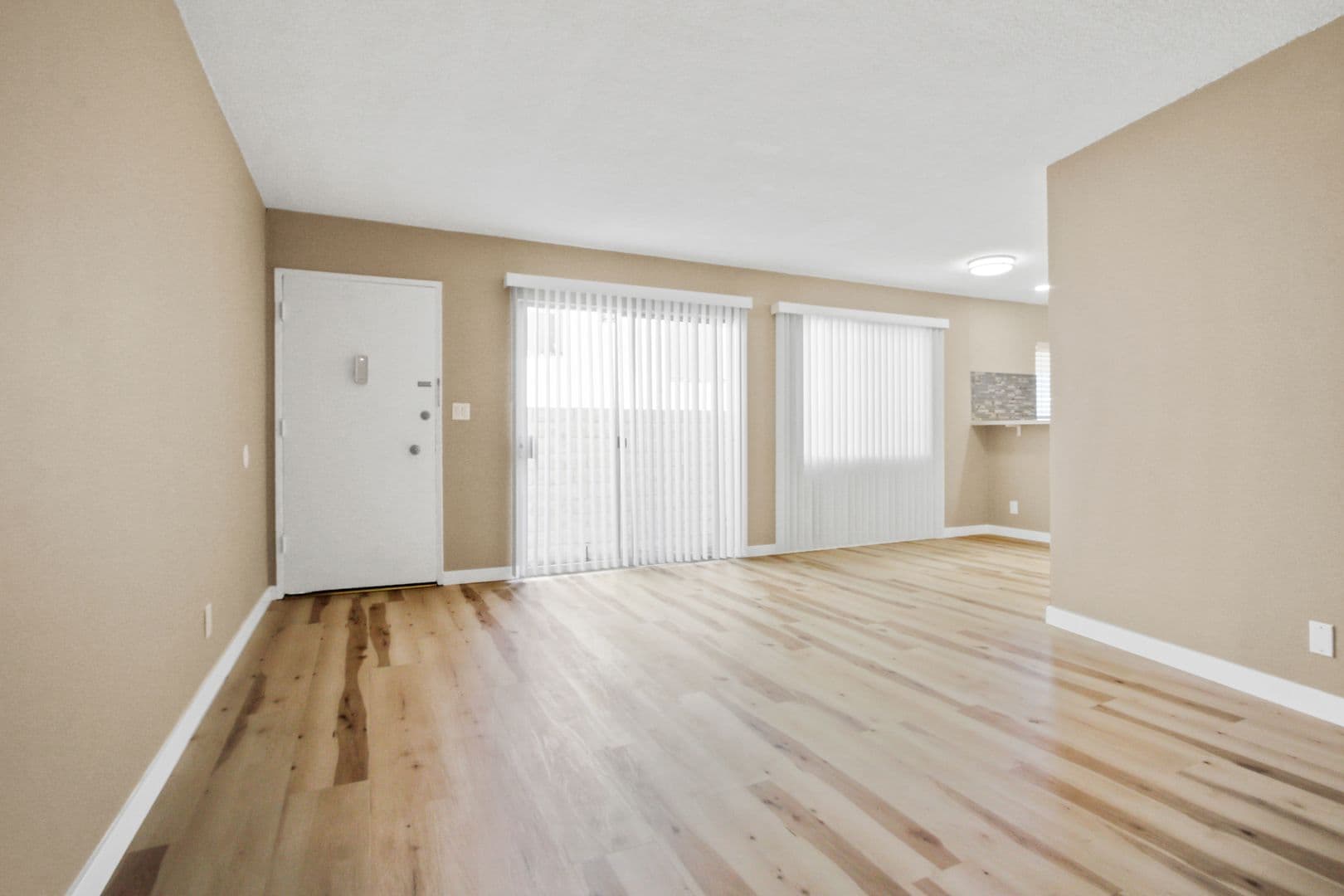 Los Angeles Apartment: 1234 Wellesley Avenue
