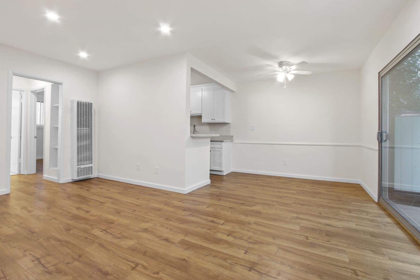 Santa Monica Apartment: 918 4th Street
