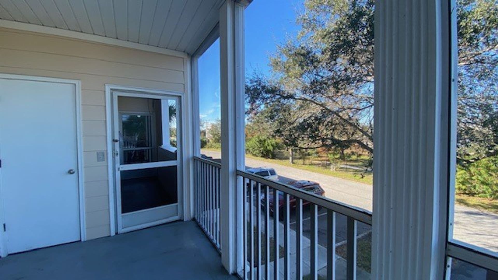 Bradenton House: 4802 51st St W Unit 1015 - 1015 PALMS OF CORTEZ