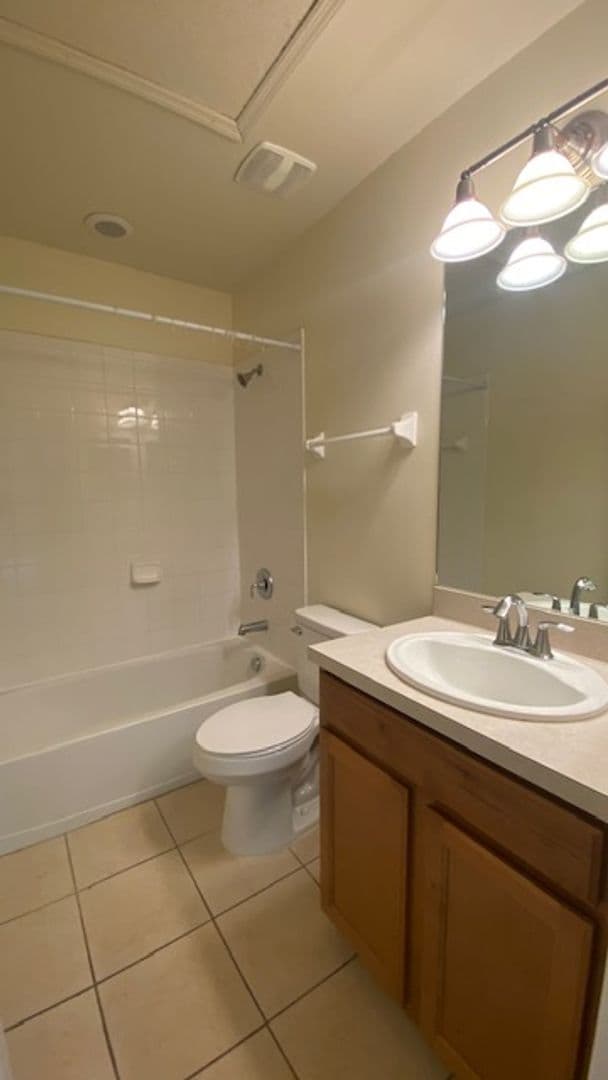 Bradenton House: 3701 45th Terrace W  - 3701 Lakeside Village #102