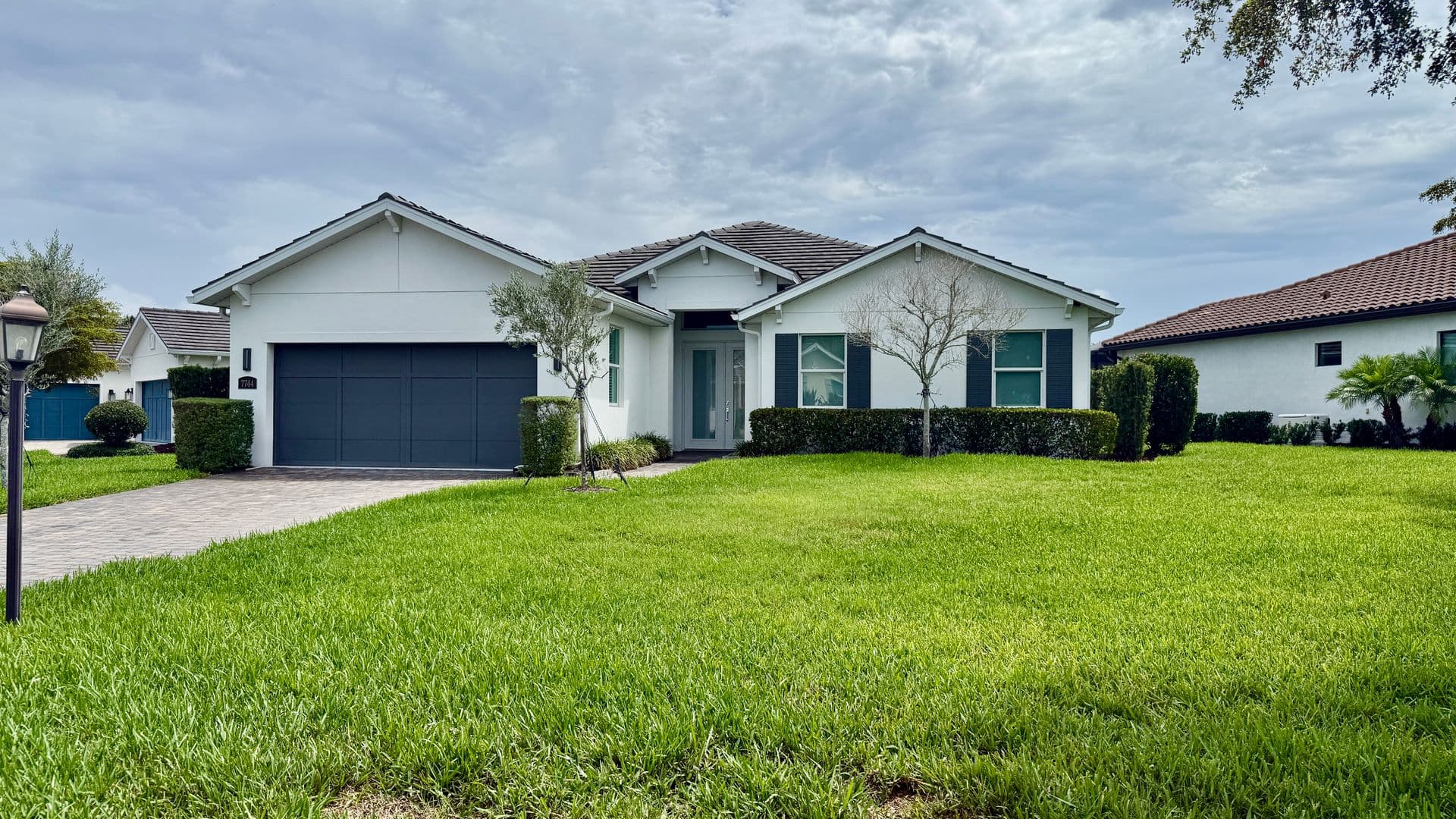 Sarasota House: 7744 Sandhill Lake Drive