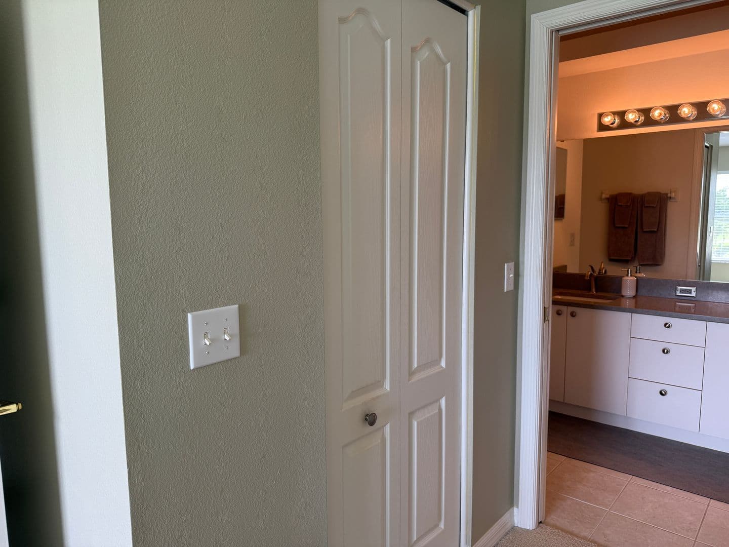 Sarasota House: 5320 Hyland Hills Ave