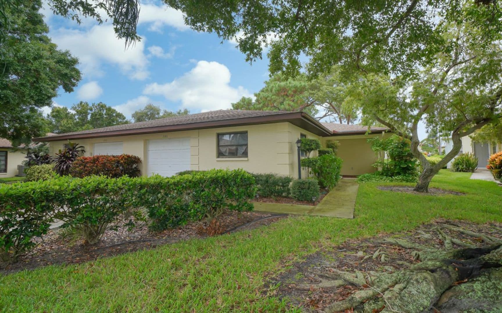 Bradenton Condo: 3301 Vivienda Blvd