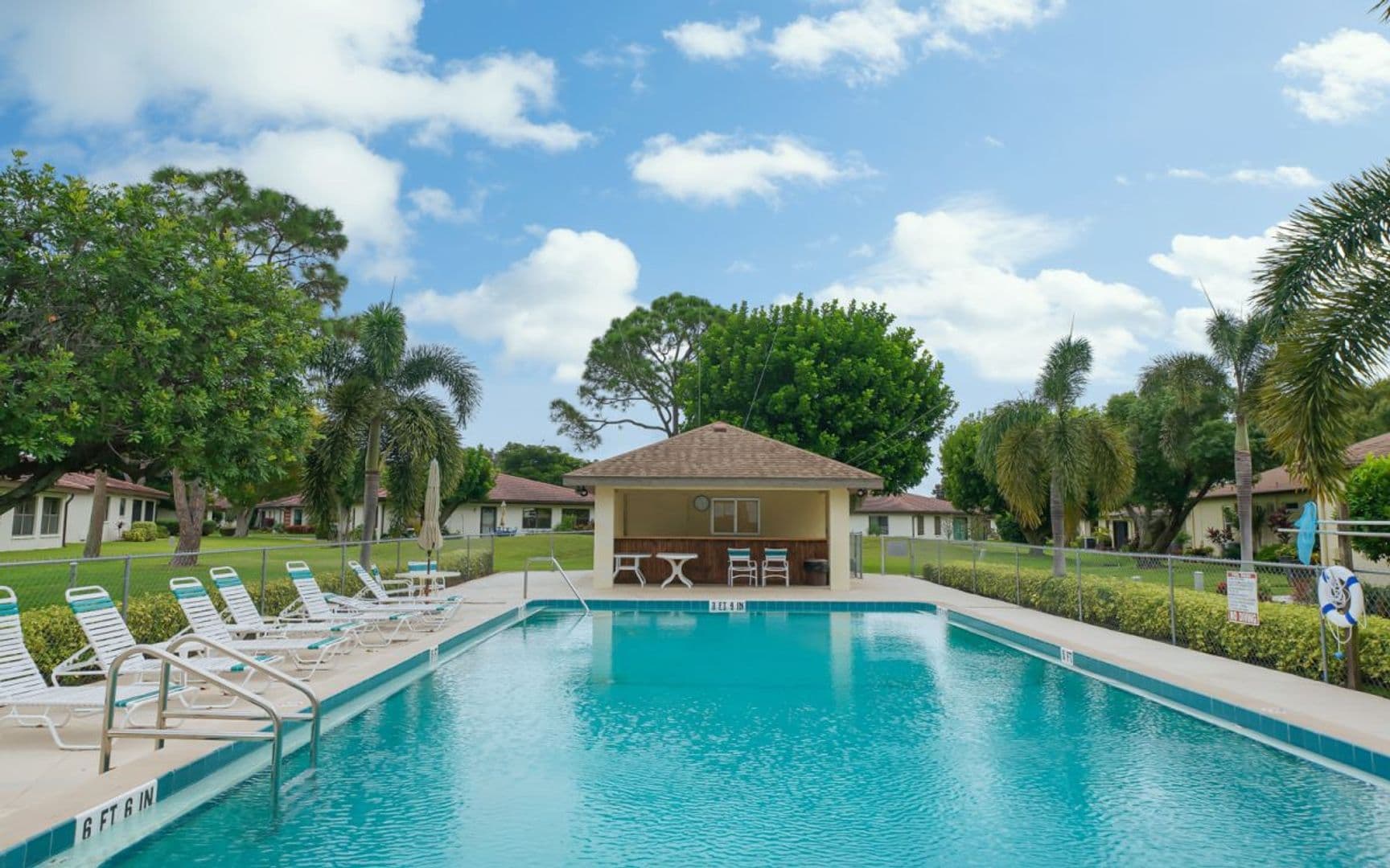 Bradenton Condo: 3301 Vivienda Blvd