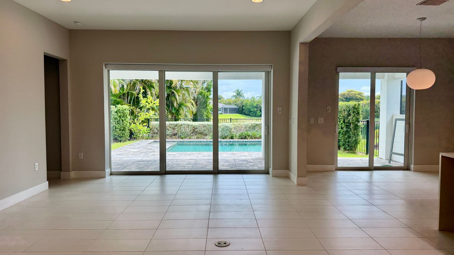 Sarasota House: 7744 Sandhill Lake Drive